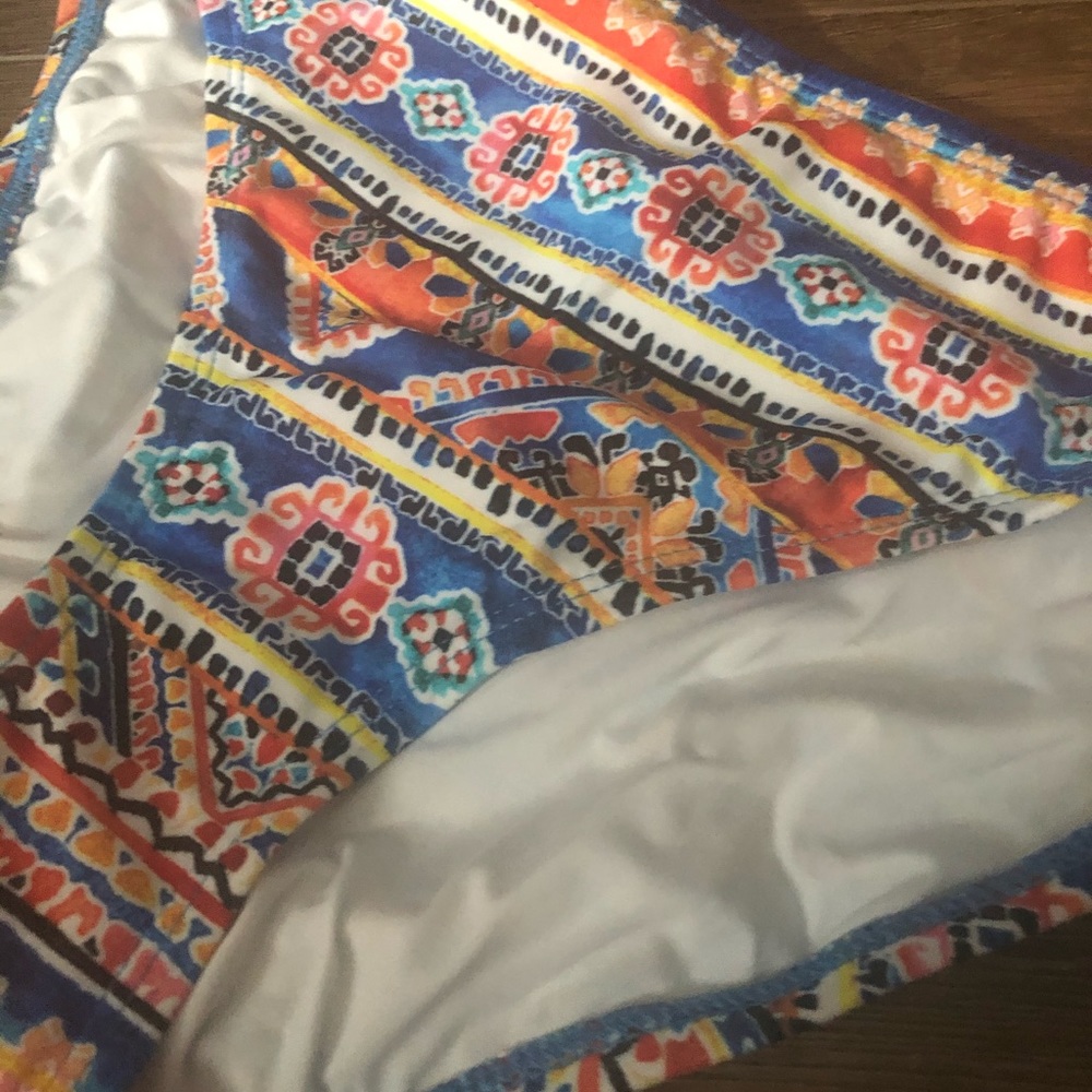 LA BLANCA-NWT Multicolored Design Bikini Bottoms - Picture 2 of 11